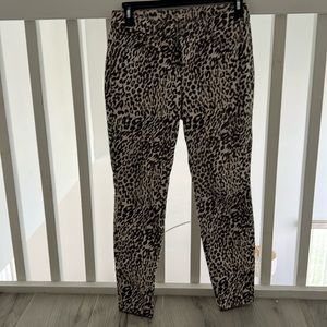 Never used pant , curvy skinny leg